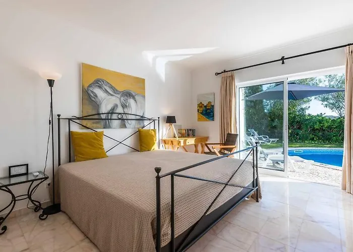 Viola By Gabi Miguel ヴィラ